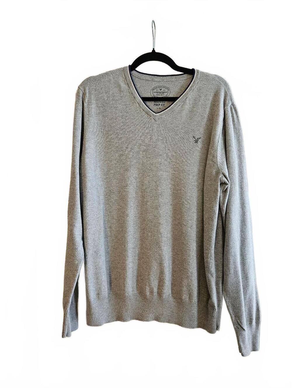 American Eagle Outfitters Men's Grey V-Neck Cotton Sweater-Size Large